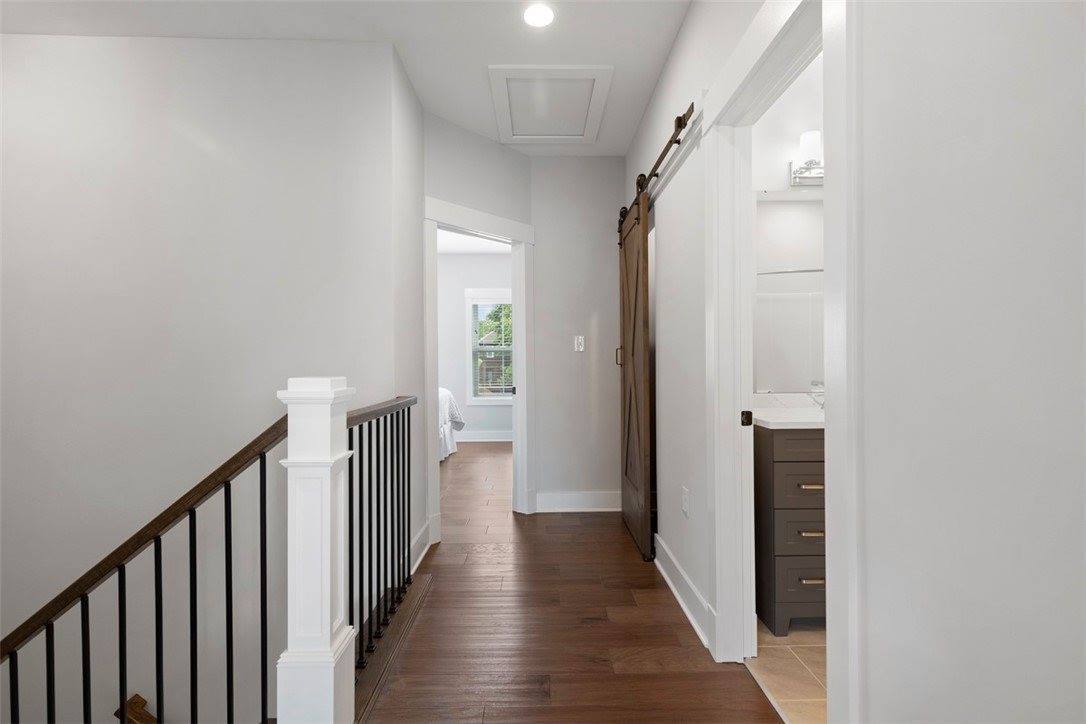 325 Augusta St, Mt Washington, PA 15211