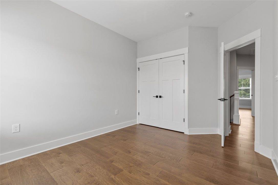 325 Augusta St, Mt Washington, PA 15211