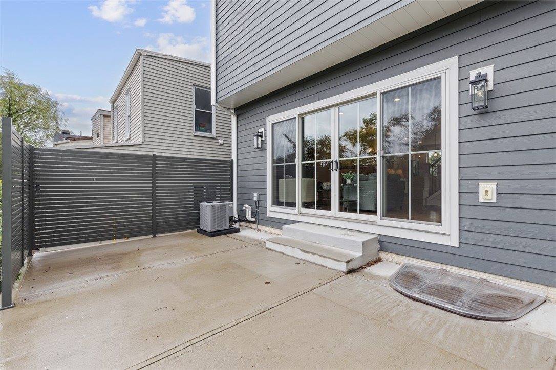 325 Augusta St, Mt Washington, PA 15211