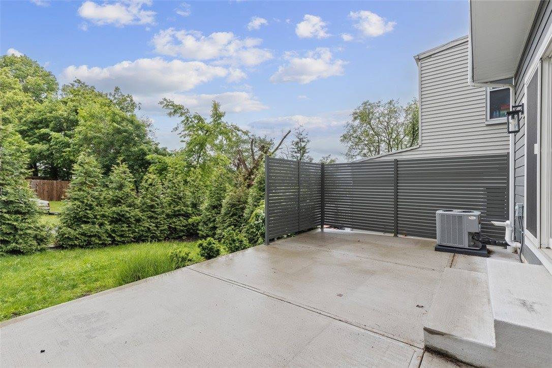 325 Augusta St, Mt Washington, PA 15211