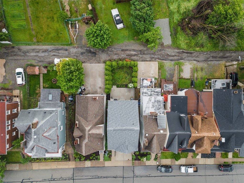 325 Augusta St, Mt Washington, PA 15211