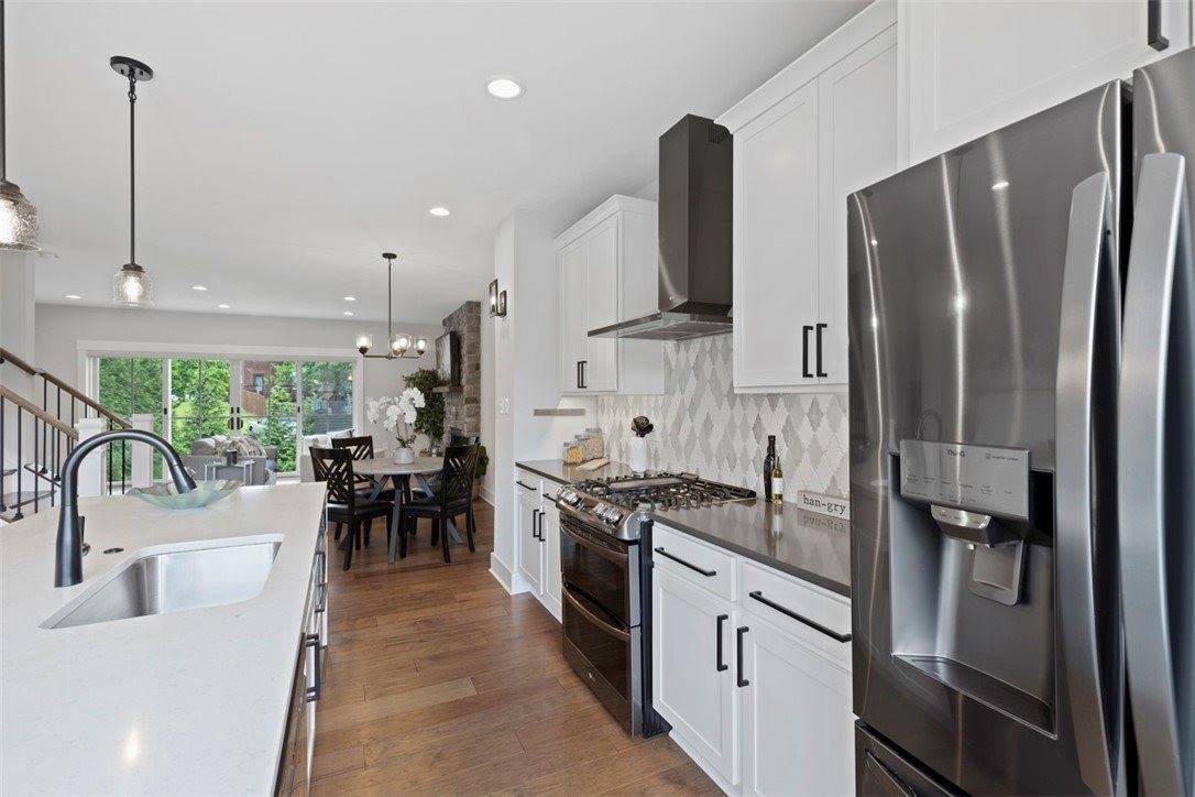 325 Augusta St, Mt Washington, PA 15211