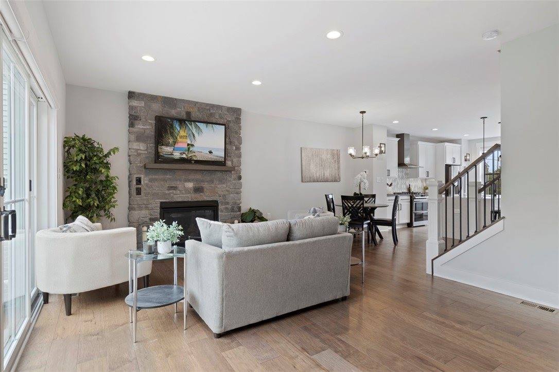 325 Augusta St, Mt Washington, PA 15211