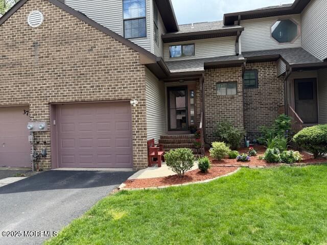 372 Oak Knoll Drive, Manalapan, NJ 07726