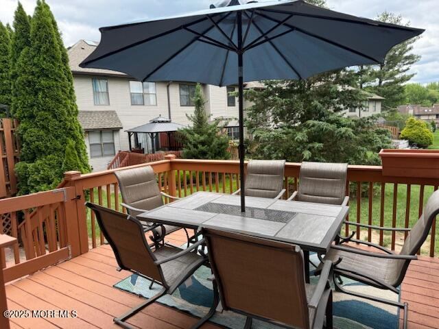 372 Oak Knoll Drive, Manalapan, NJ 07726