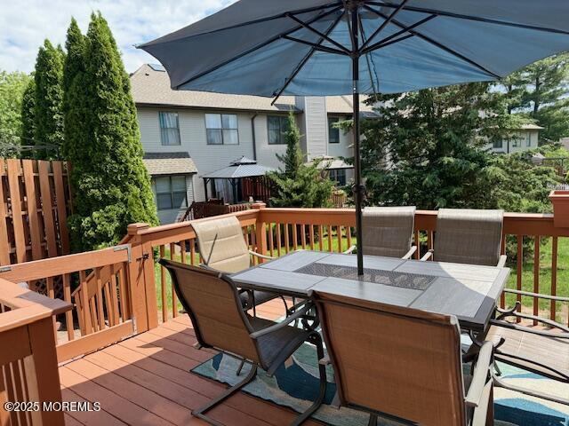 372 Oak Knoll Drive, Manalapan, NJ 07726