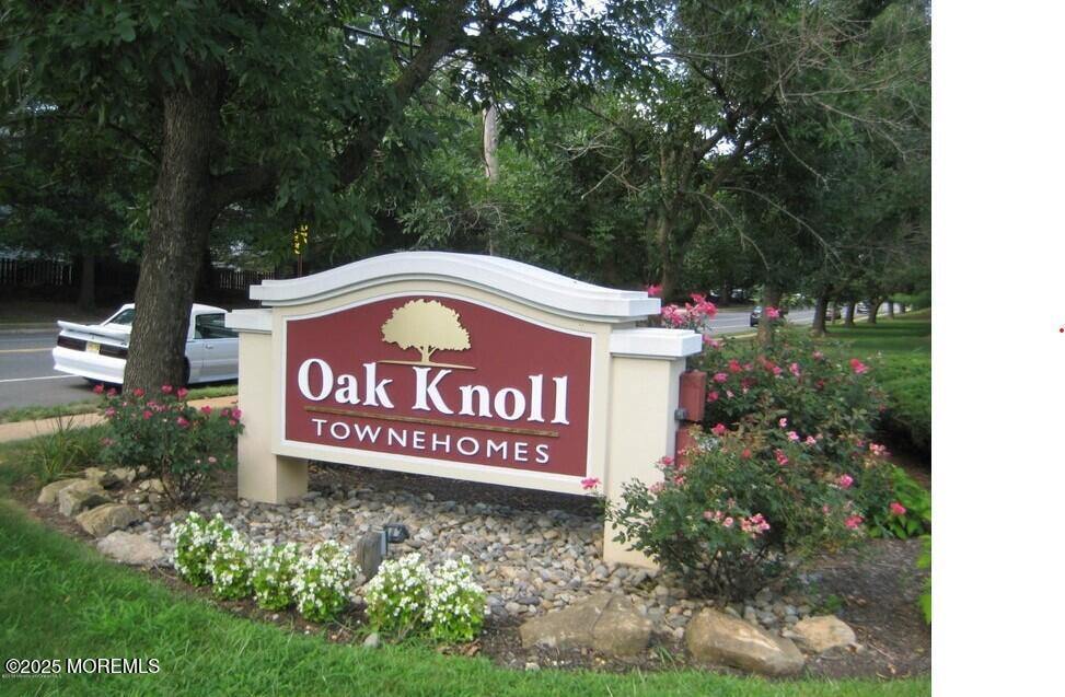 372 Oak Knoll Drive, Manalapan, NJ 07726