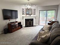 372 Oak Knoll Drive, Manalapan, NJ 07726