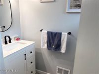 372 Oak Knoll Drive, Manalapan, NJ 07726