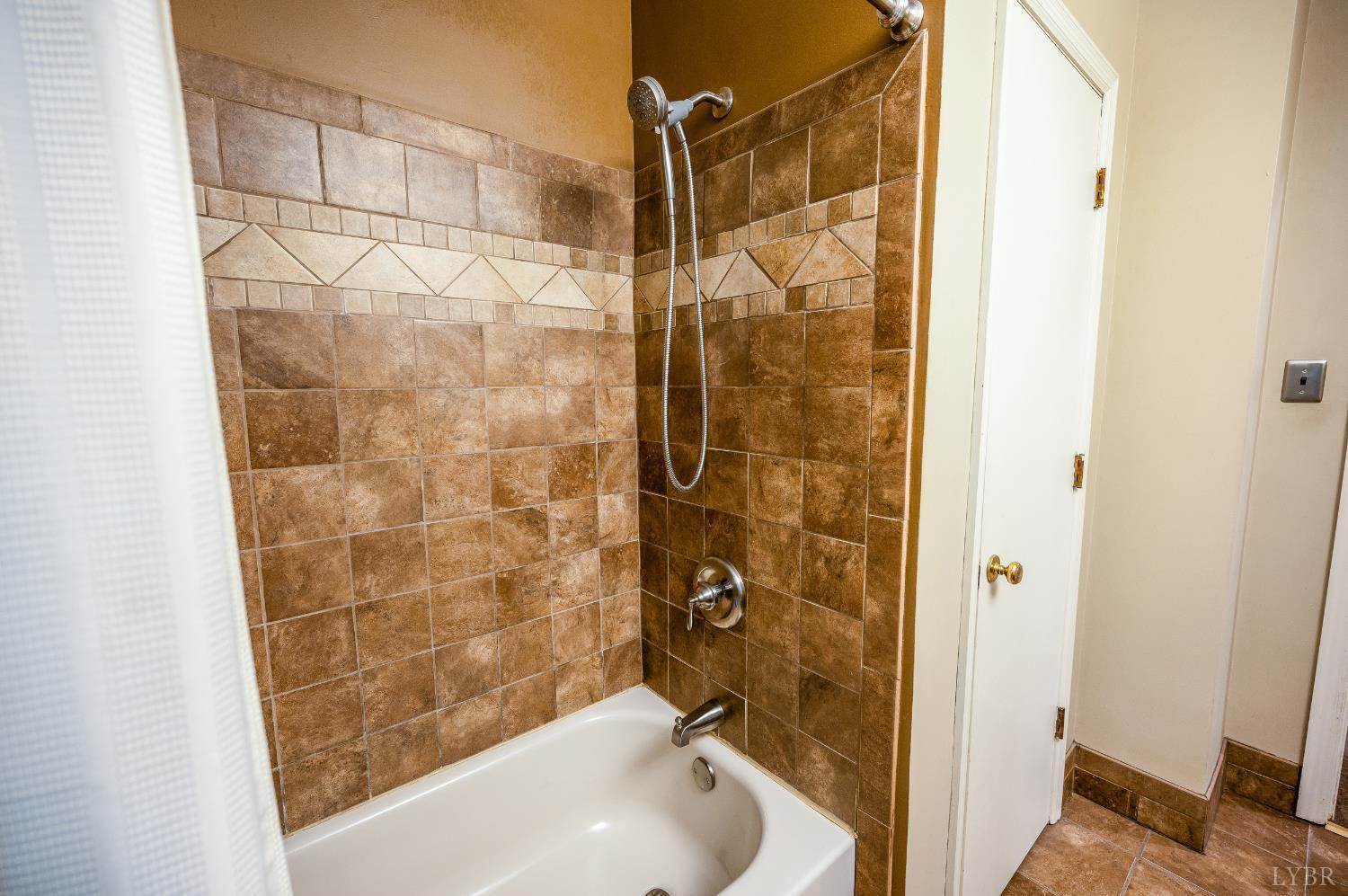 201 Oakland Circle, Lynchburg, VA 24502