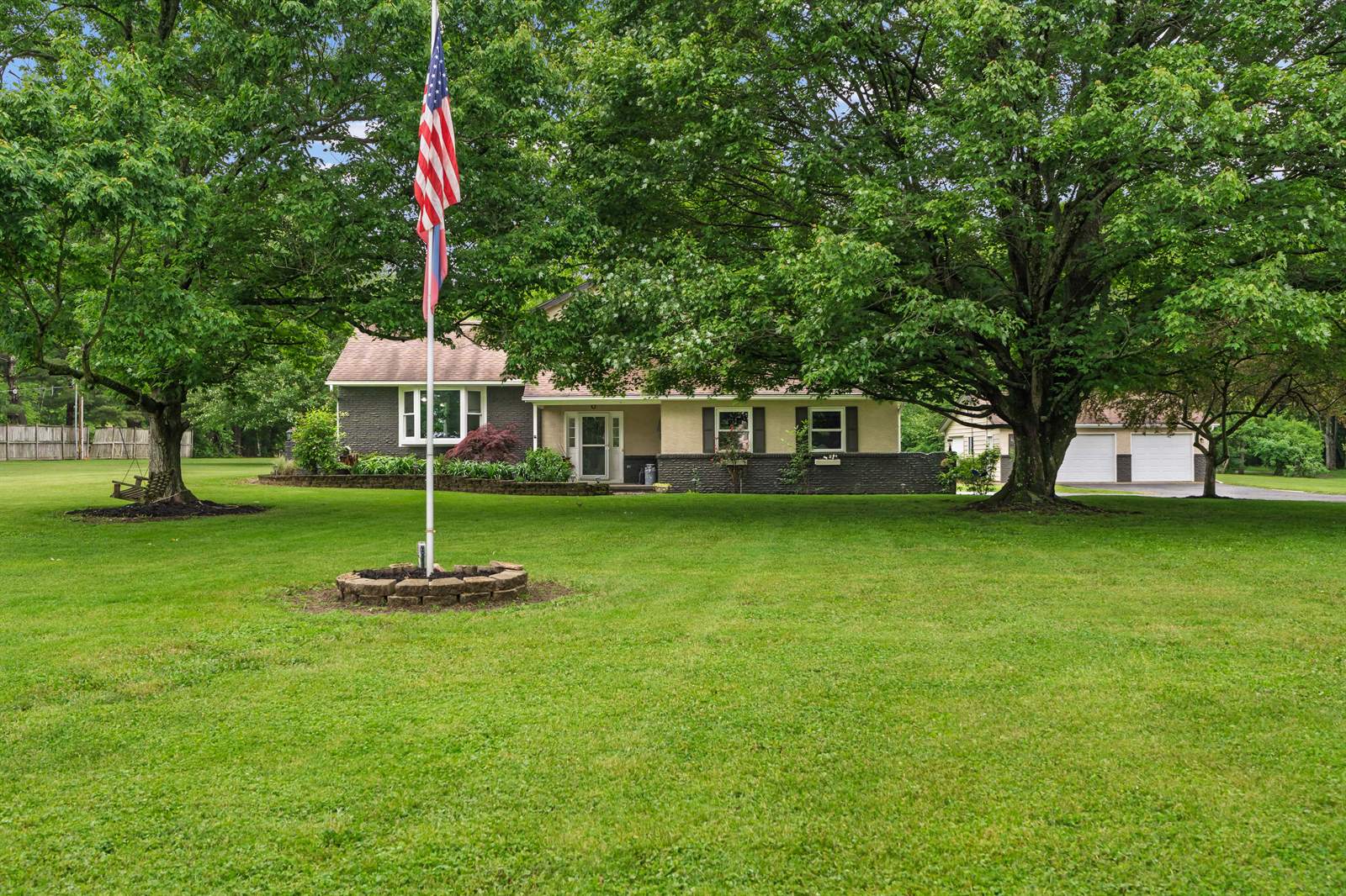 8036 Smoke Rd SW, Pataskala, OH 43062