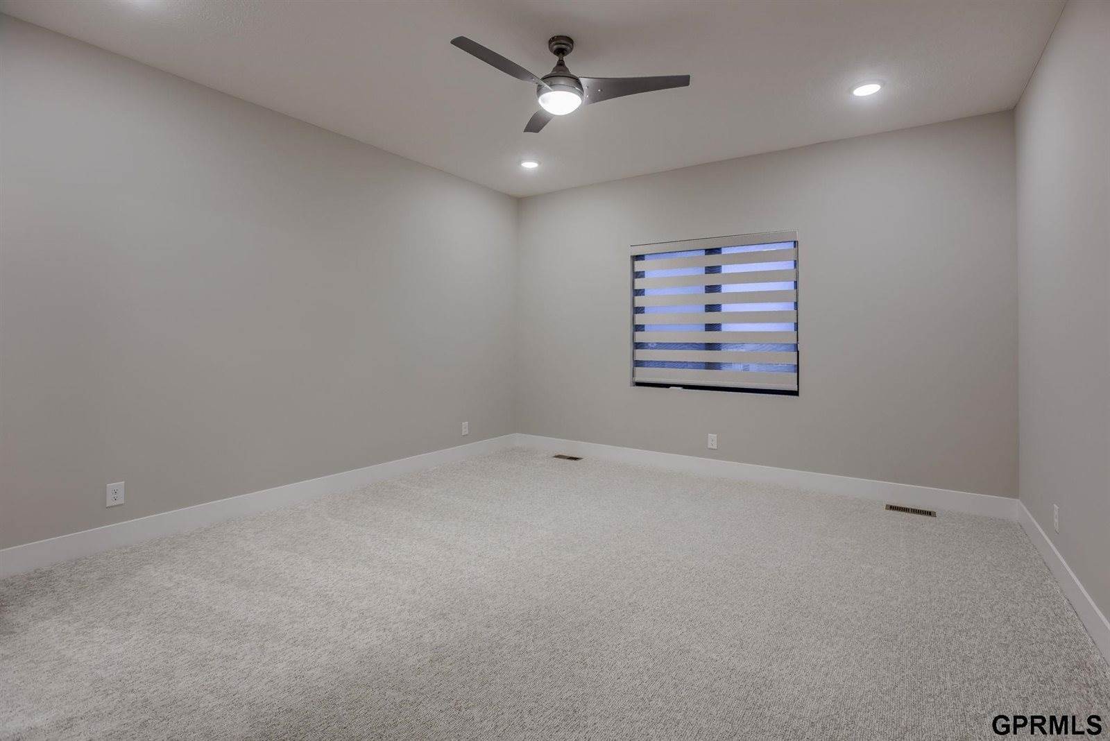 10014 South 180 Avenue Circle, Omaha, NE 68136