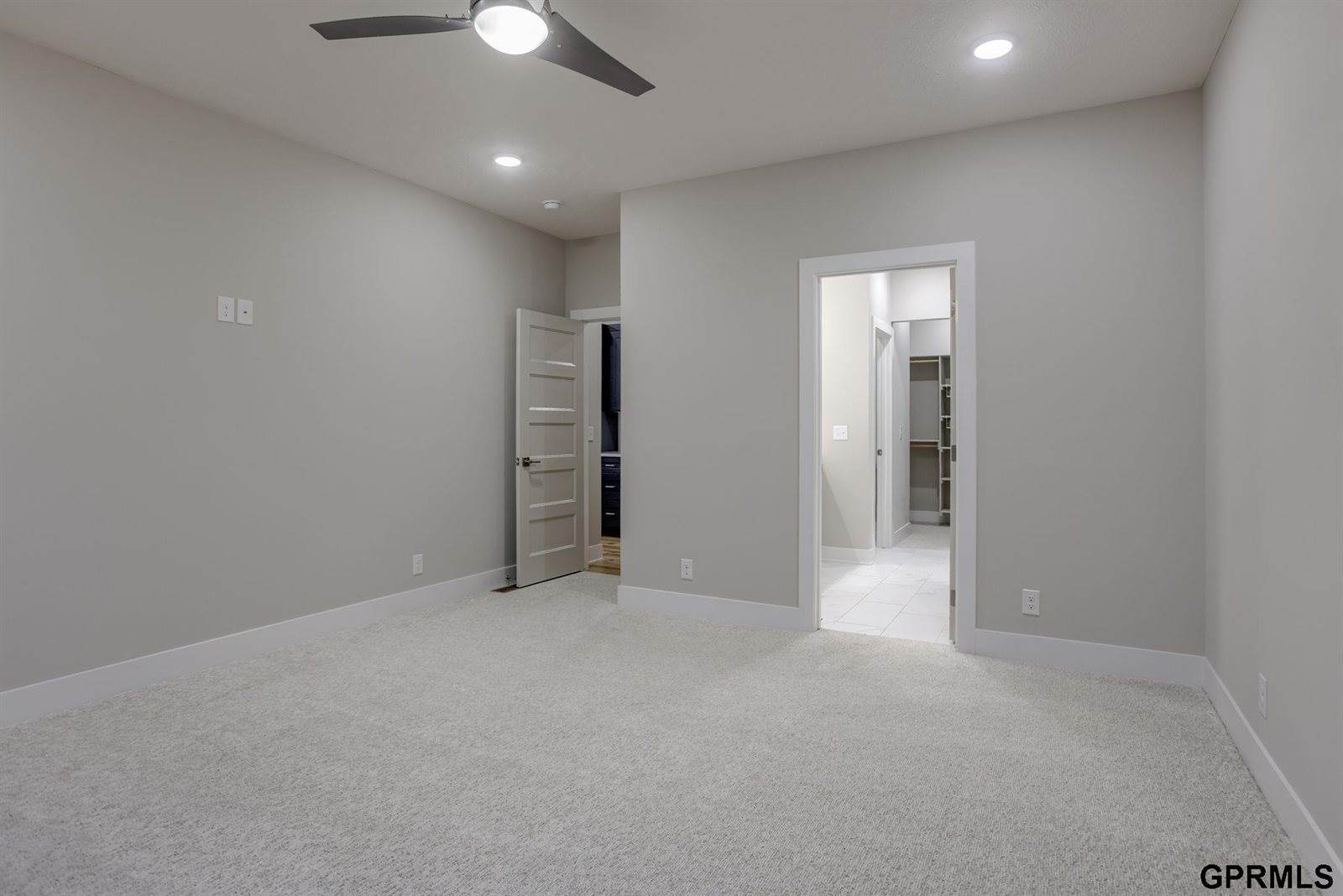 10014 South 180 Avenue Circle, Omaha, NE 68136