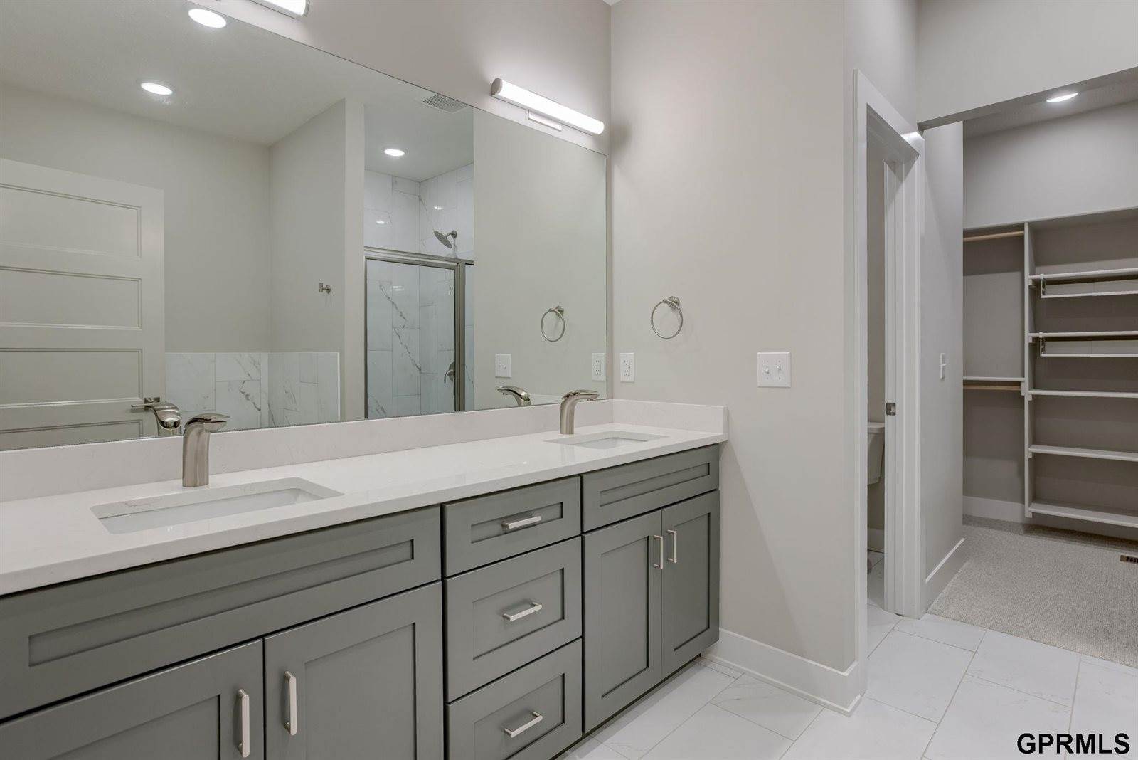 10014 South 180 Avenue Circle, Omaha, NE 68136