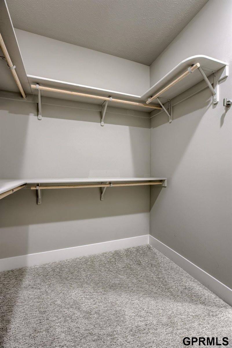 10014 South 180 Avenue Circle, Omaha, NE 68136