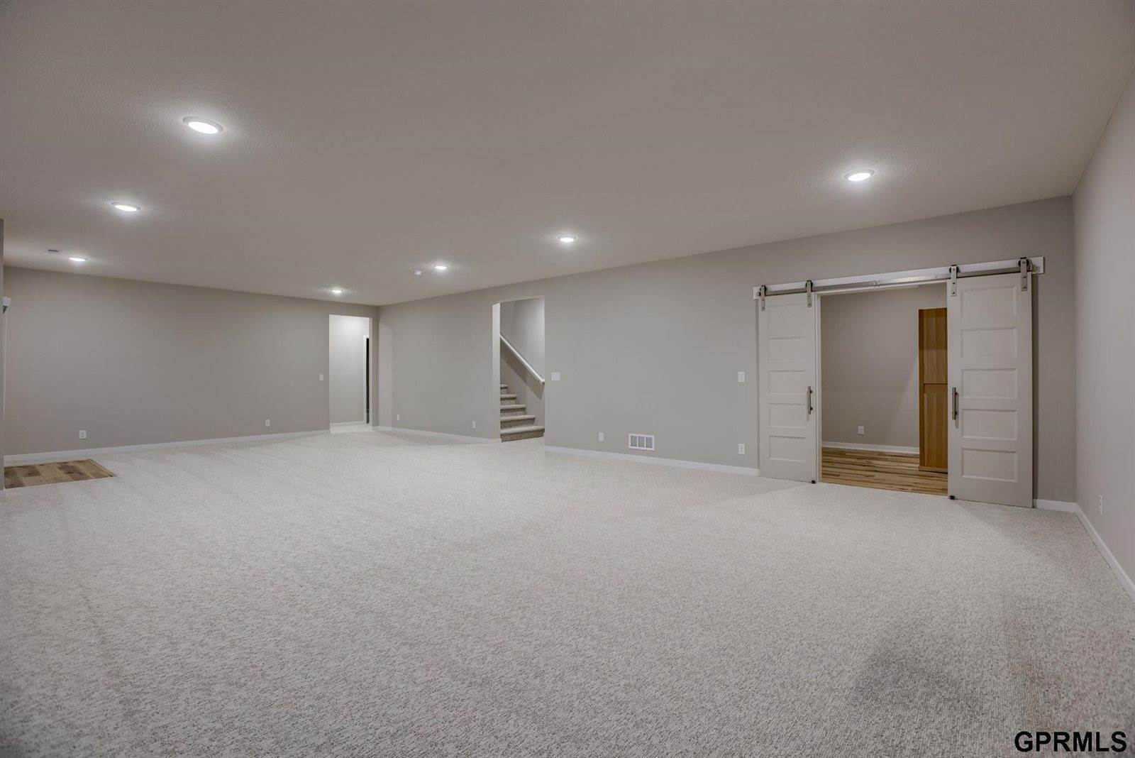 10014 South 180 Avenue Circle, Omaha, NE 68136