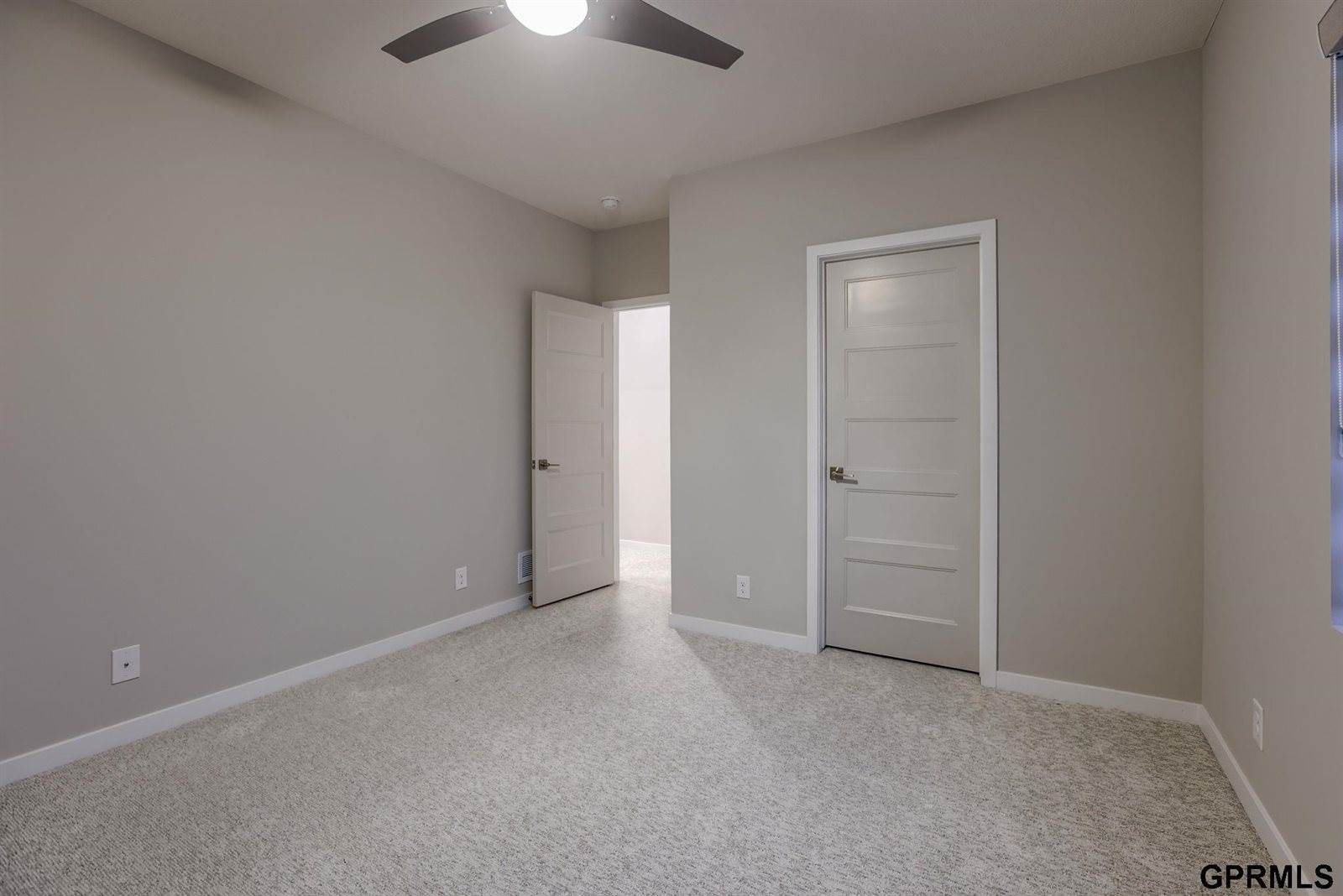 10014 South 180 Avenue Circle, Omaha, NE 68136