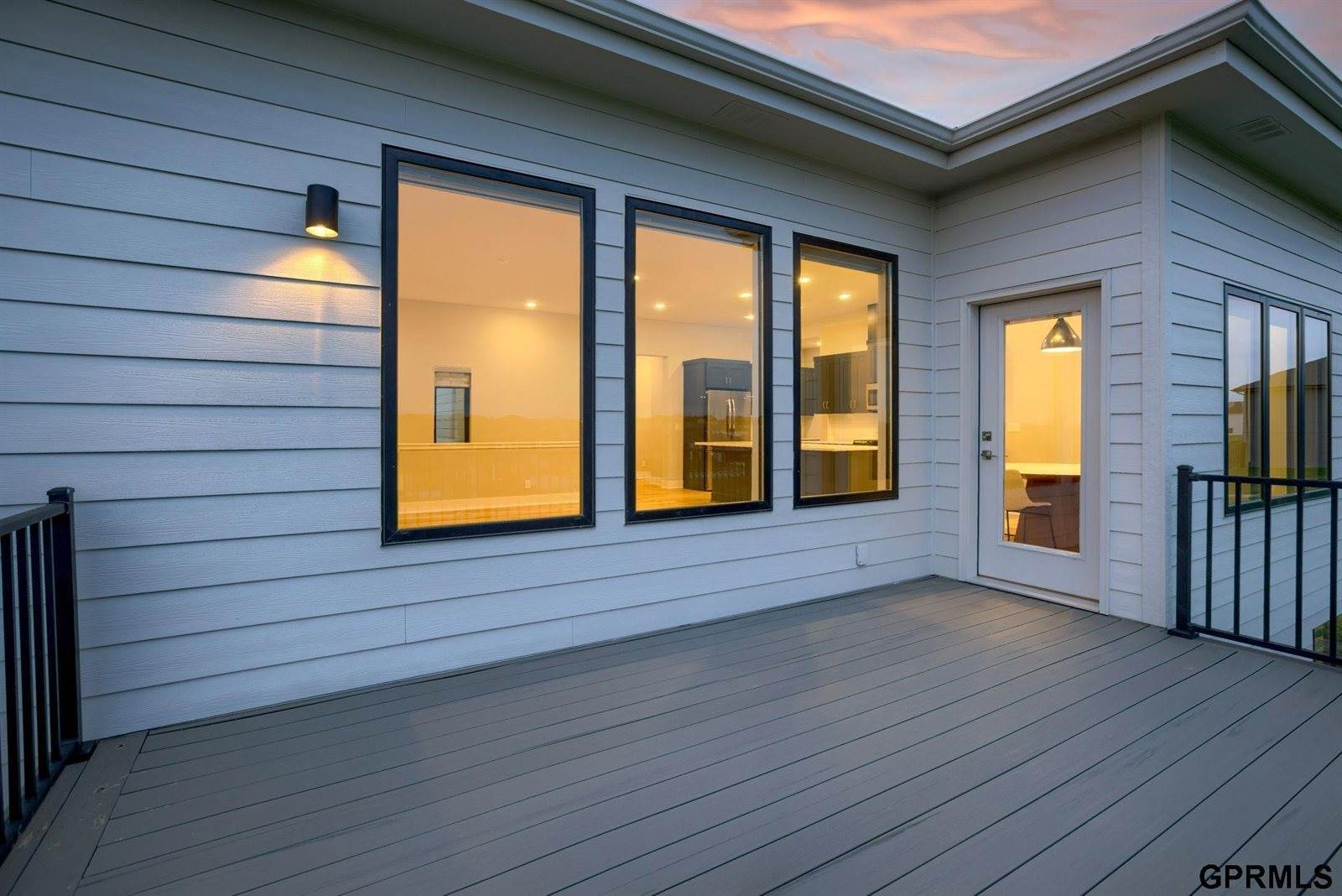 10014 South 180 Avenue Circle, Omaha, NE 68136