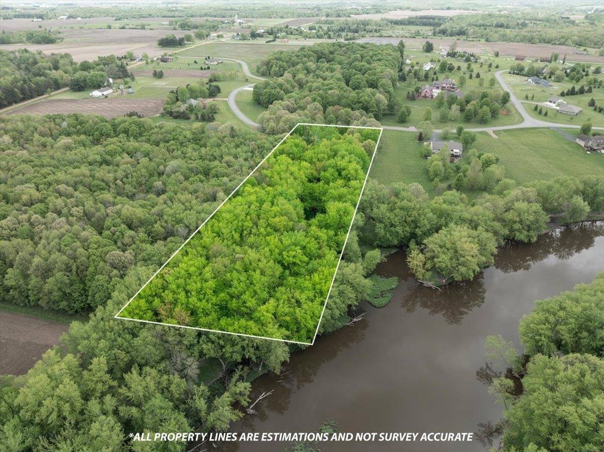 4.10 Acres EDGEWATER ESTATES, Stratford, WI 54484
