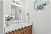 12028 SW Lesser Rd, Portland, OR 97219