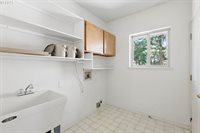 12028 SW Lesser Rd, Portland, OR 97219