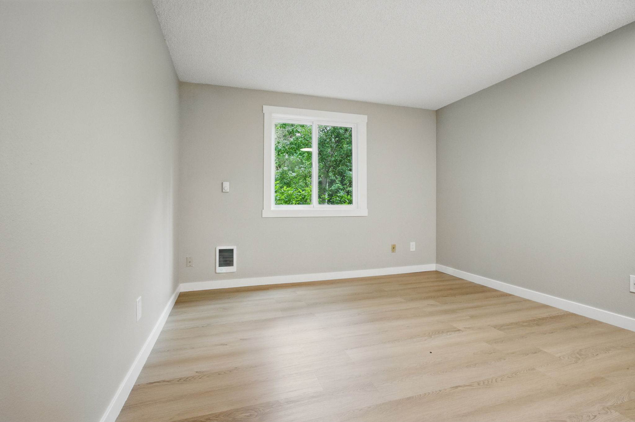 12620 NW Barnes Rd #4, Portland, OR 97229