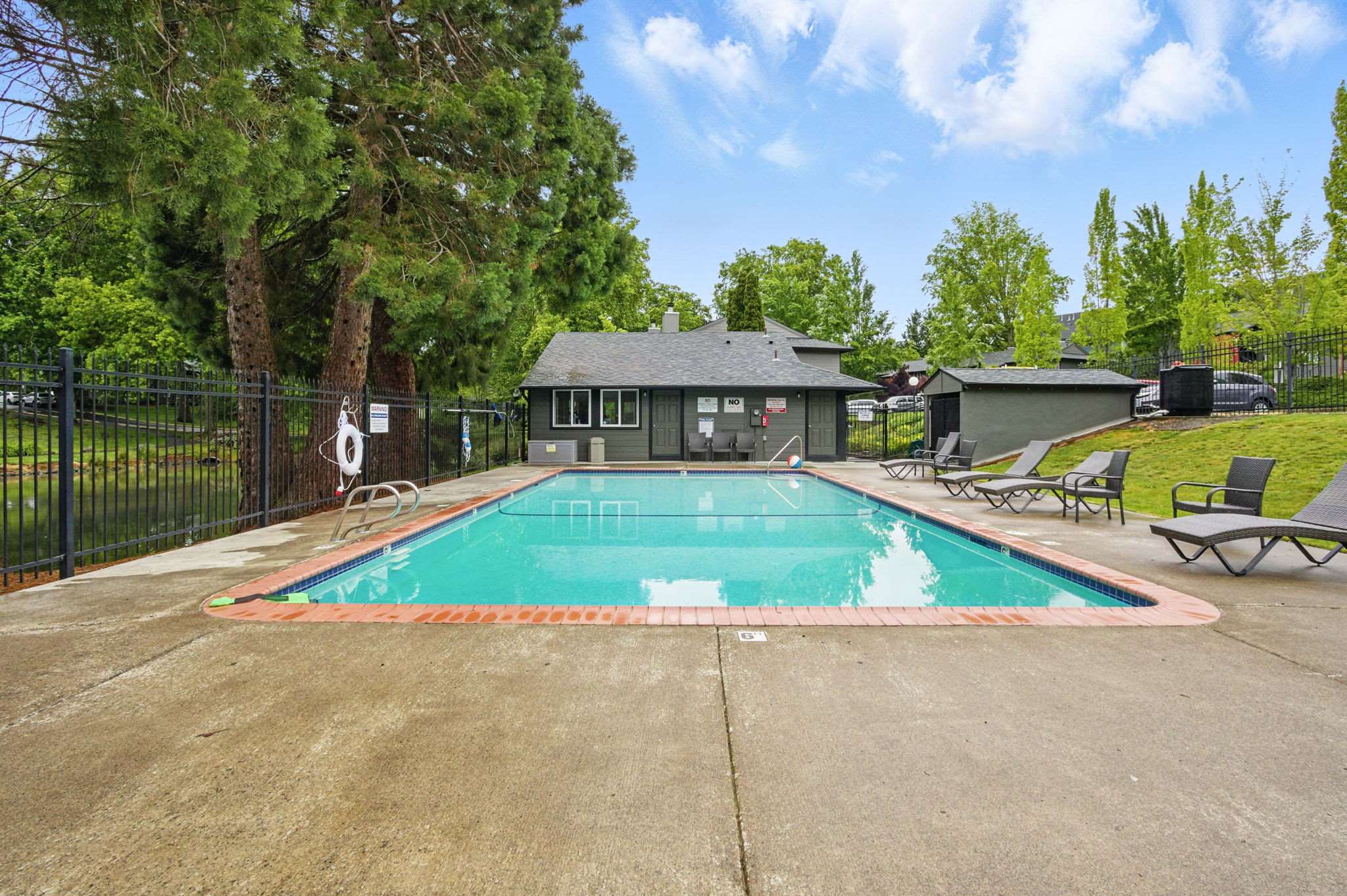 12620 NW Barnes Rd #4, Portland, OR 97229