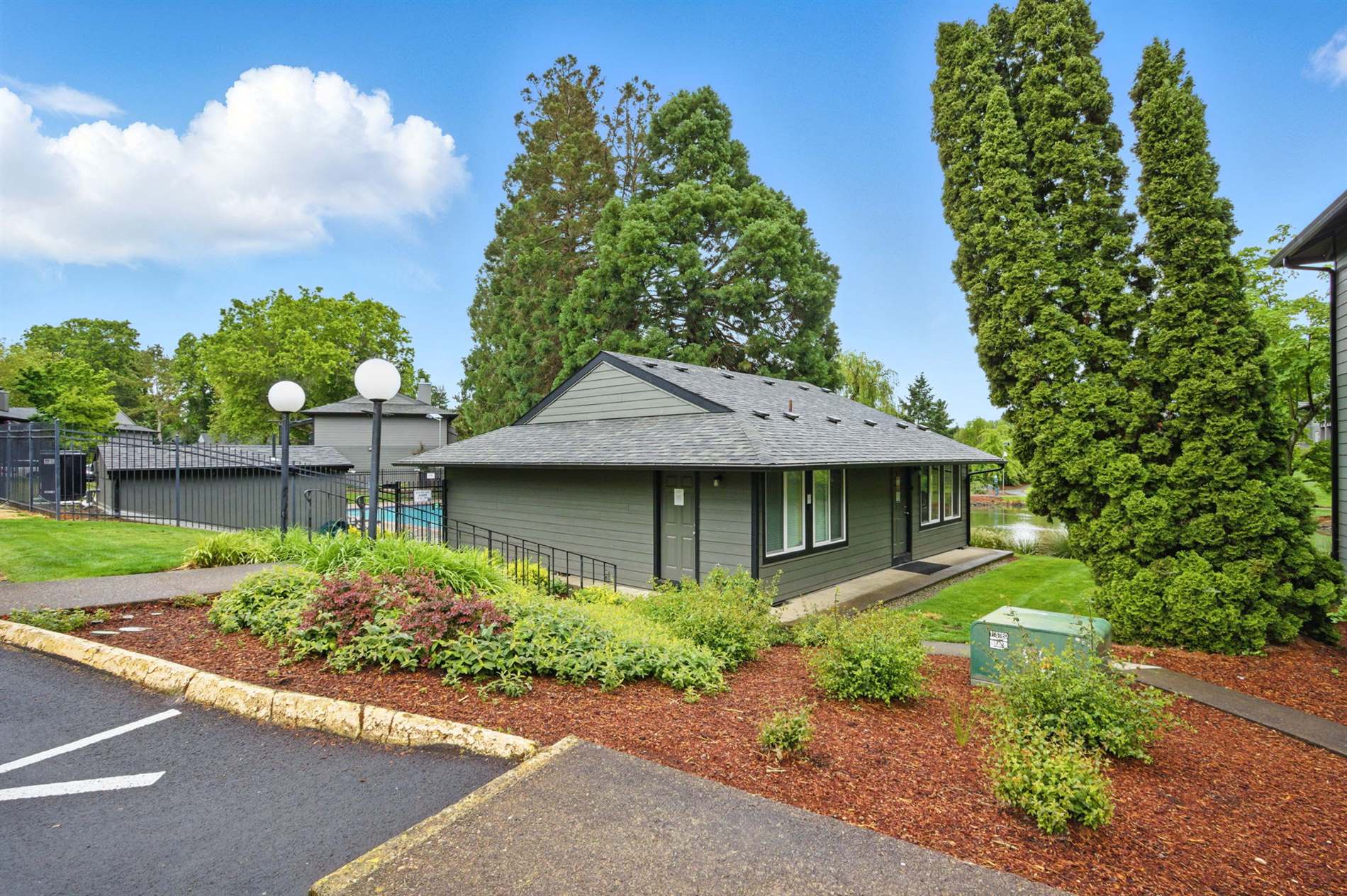 12620 NW Barnes Rd #4, Portland, OR 97229