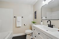 12620 NW Barnes Rd #4, Portland, OR 97229