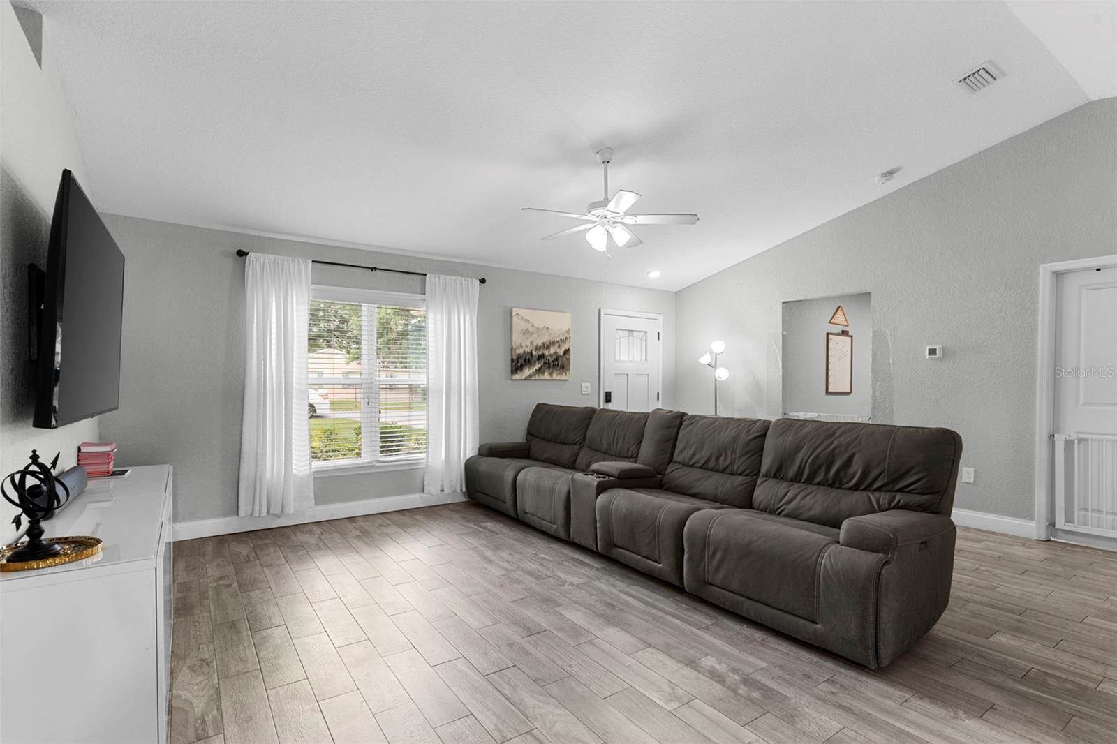 122 Seville Road, Auburndale, FL 33823