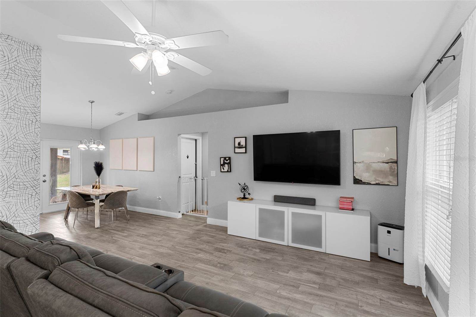 122 Seville Road, Auburndale, FL 33823