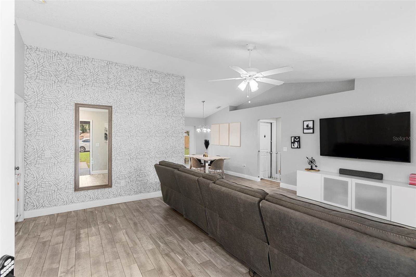 122 Seville Road, Auburndale, FL 33823