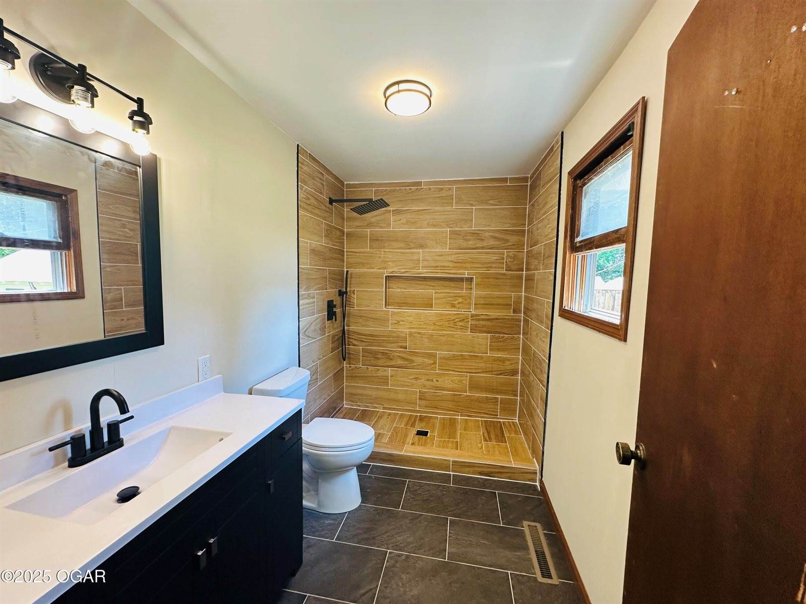 1926 South Main Street, Carthage, MO 64836