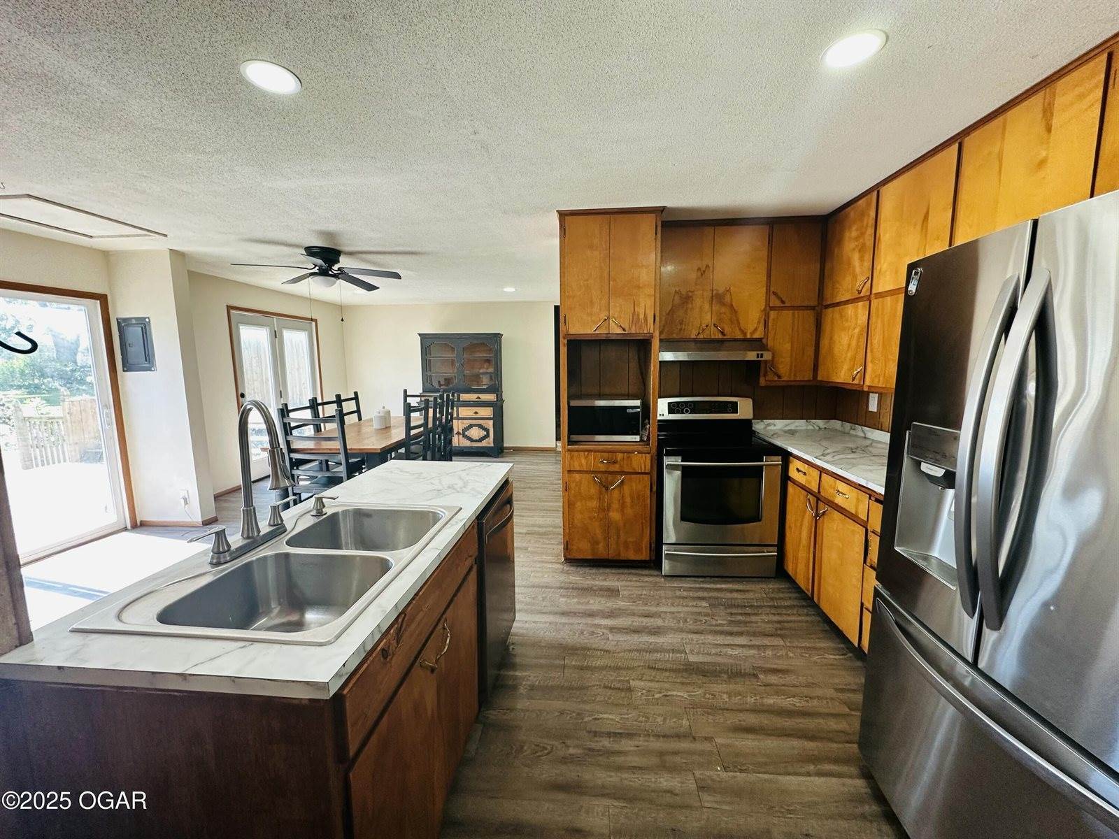 1926 South Main Street, Carthage, MO 64836