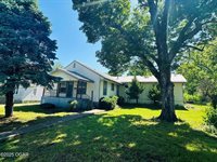 1926 South Main Street, Carthage, MO 64836