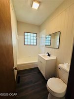 1926 South Main Street, Carthage, MO 64836