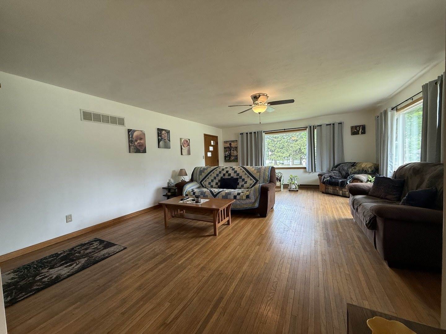 612 South 1st Avenue, Forreston, IL 61030