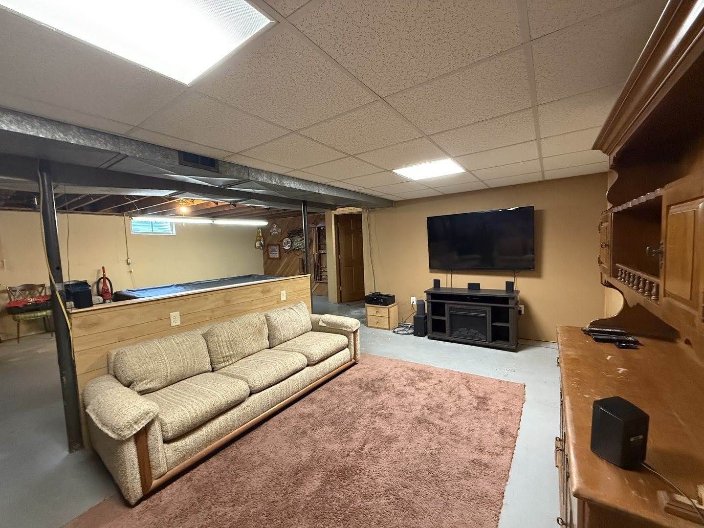 612 South 1st Avenue, Forreston, IL 61030