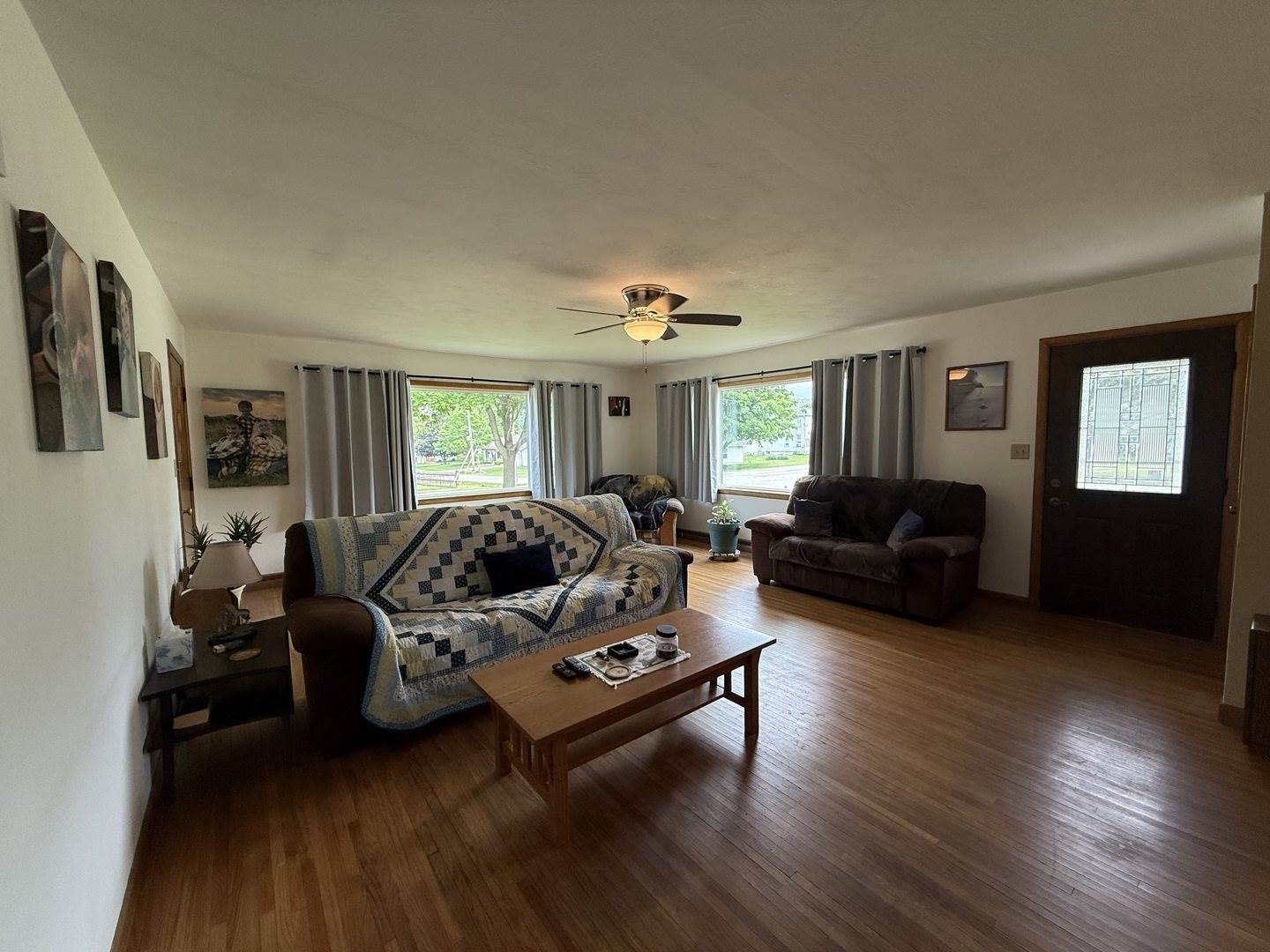 612 South 1st Avenue, Forreston, IL 61030