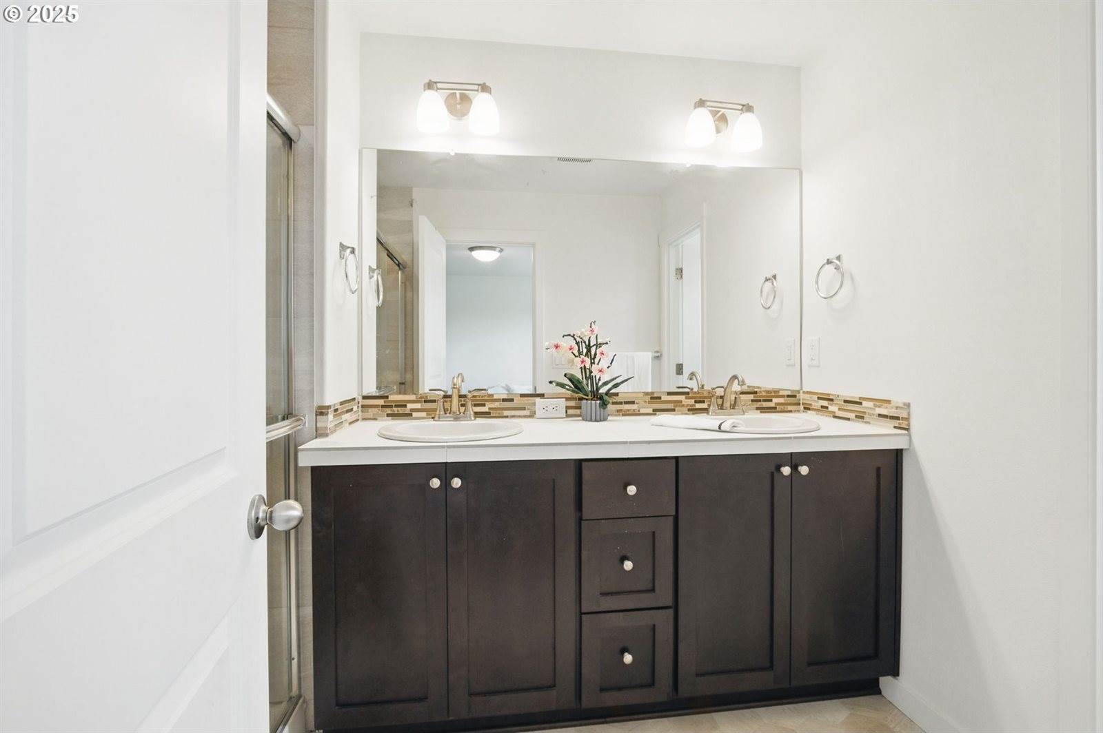 1201 North Auburn Pl, Ridgefield, WA 98642