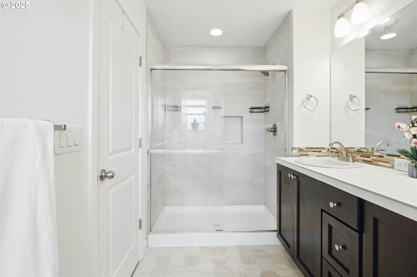 1201 North Auburn Pl, Ridgefield, WA 98642