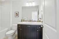 1201 North Auburn Pl, Ridgefield, WA 98642