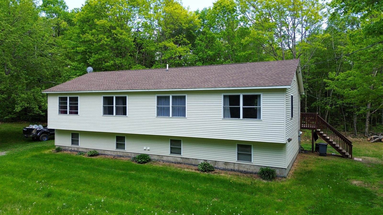 687 Ridge Road, Plymouth, ME 04969