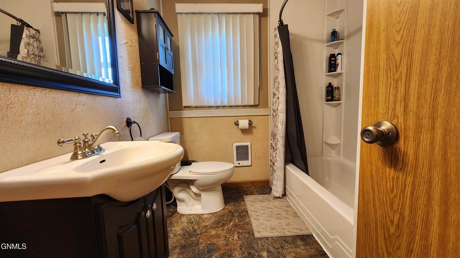 227 Lake Street, Mandan, ND 58554