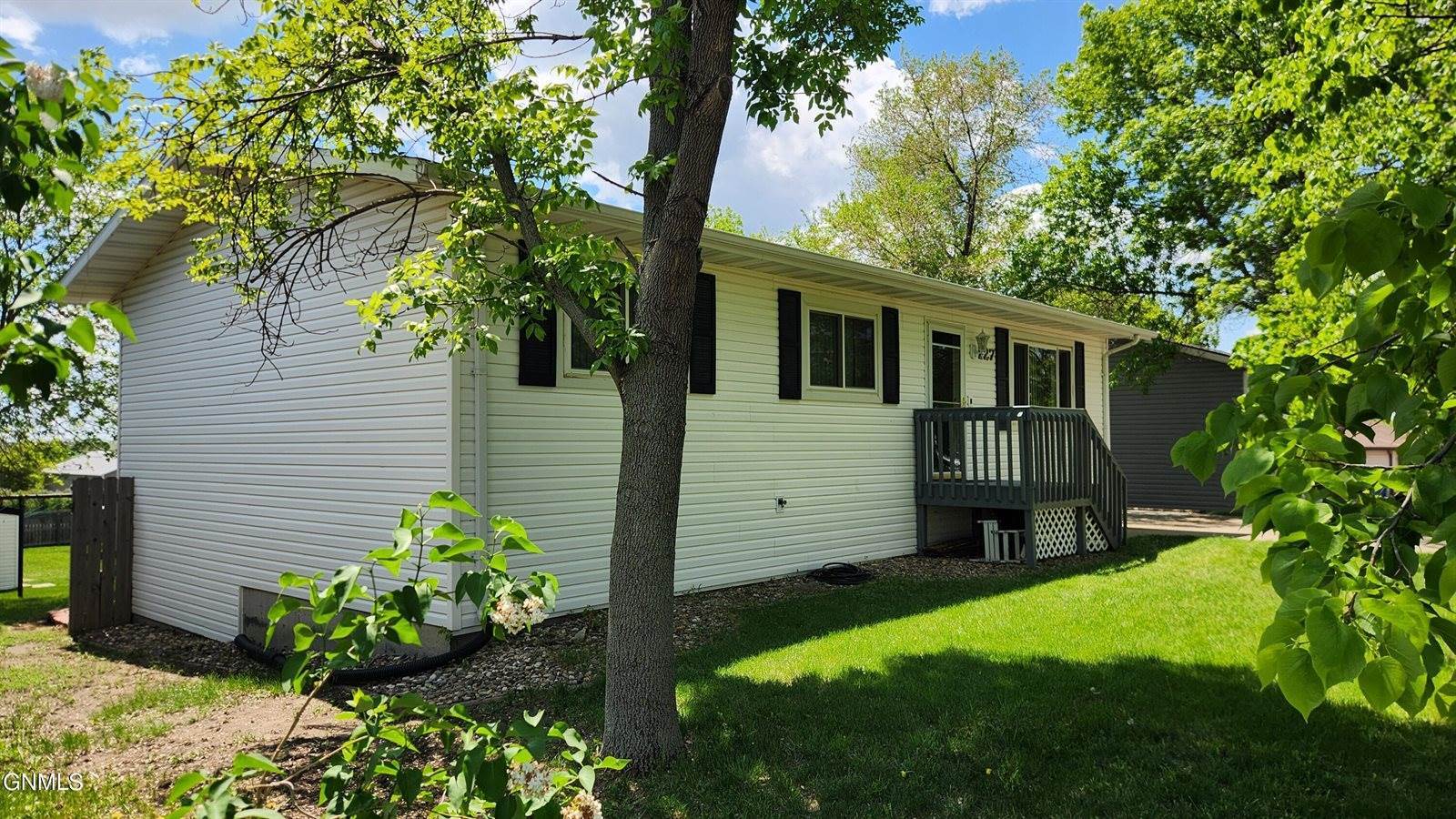 227 Lake Street, Mandan, ND 58554