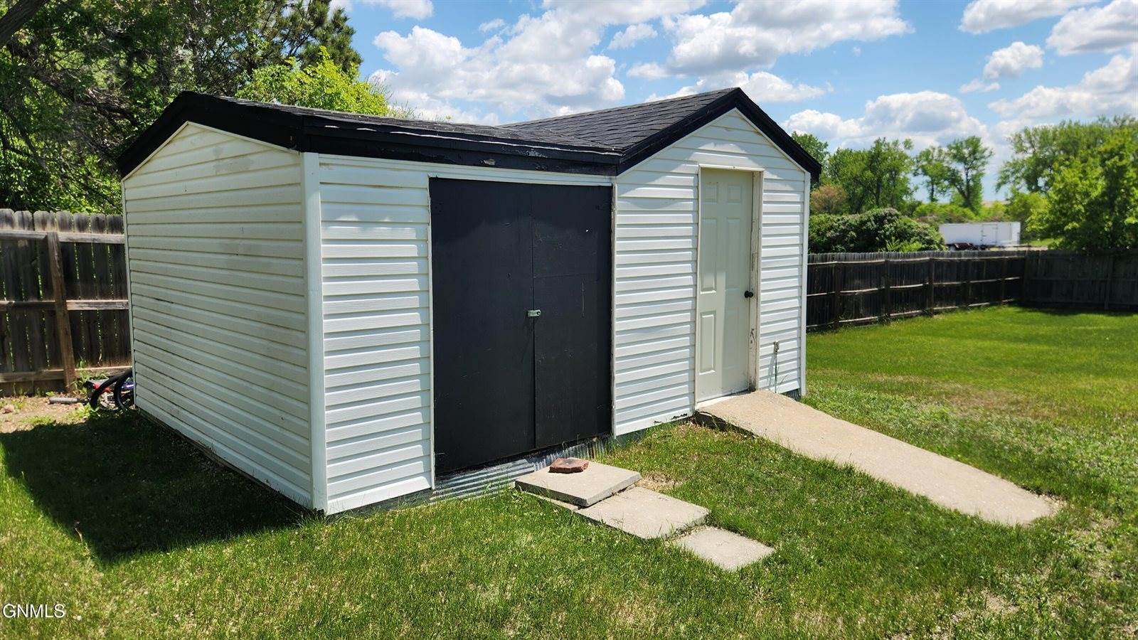 227 Lake Street, Mandan, ND 58554