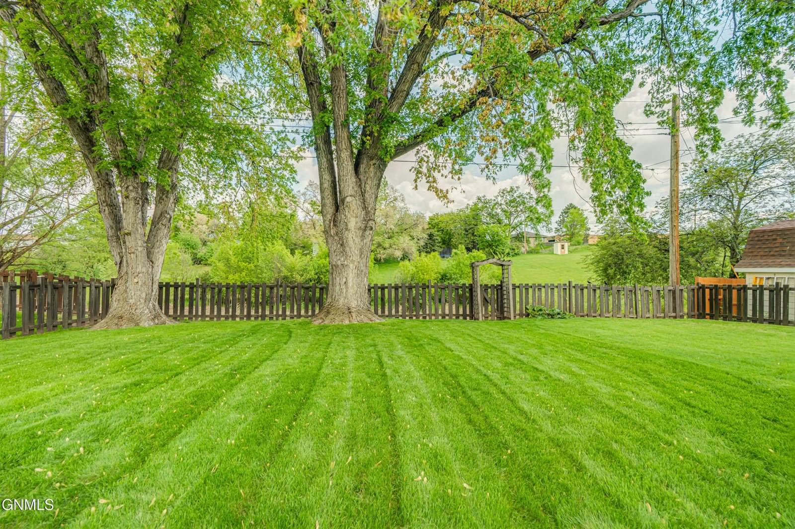 1713 Marian Drive, Bismarck, ND 58501