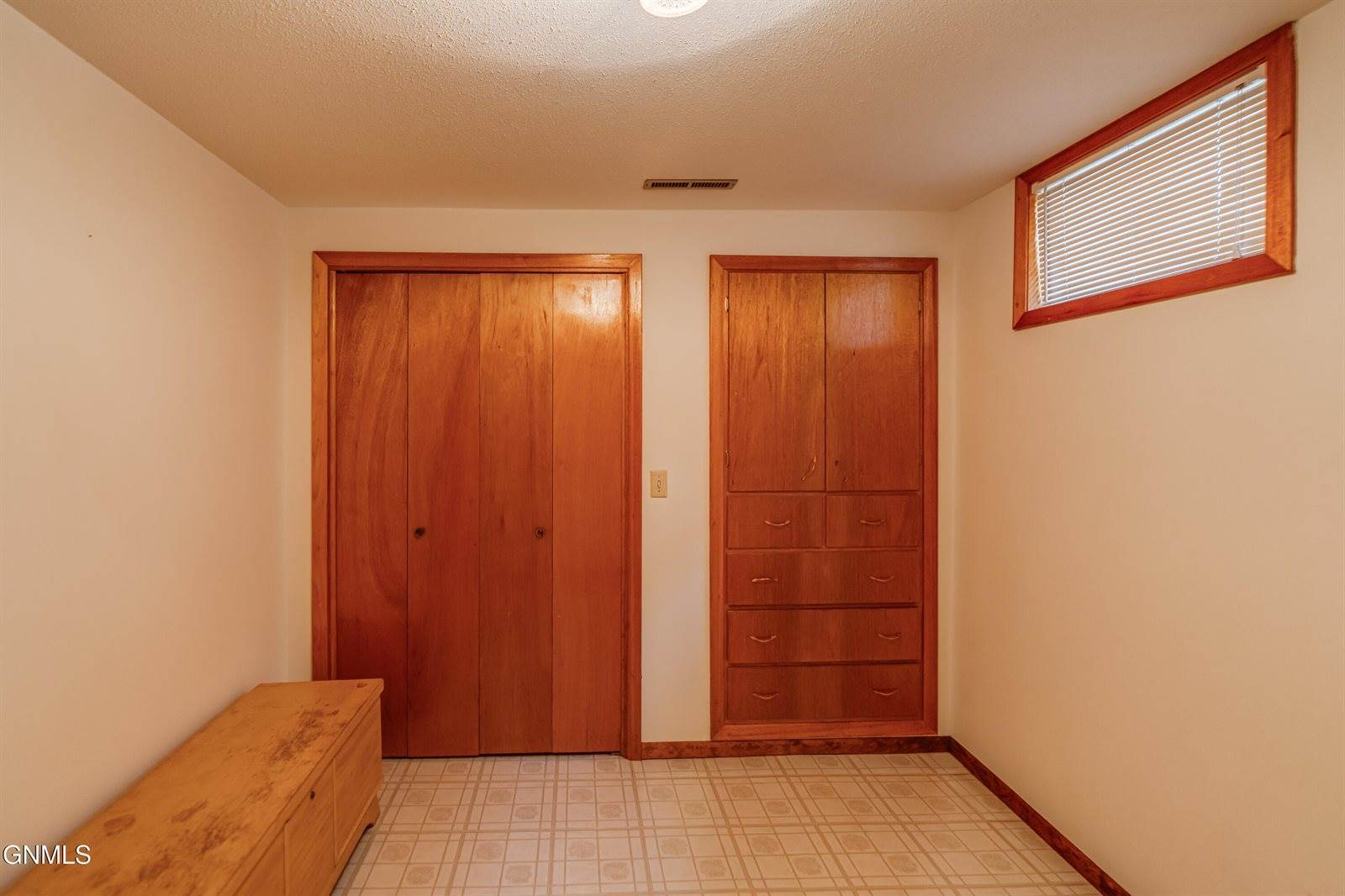 1713 Marian Drive, Bismarck, ND 58501