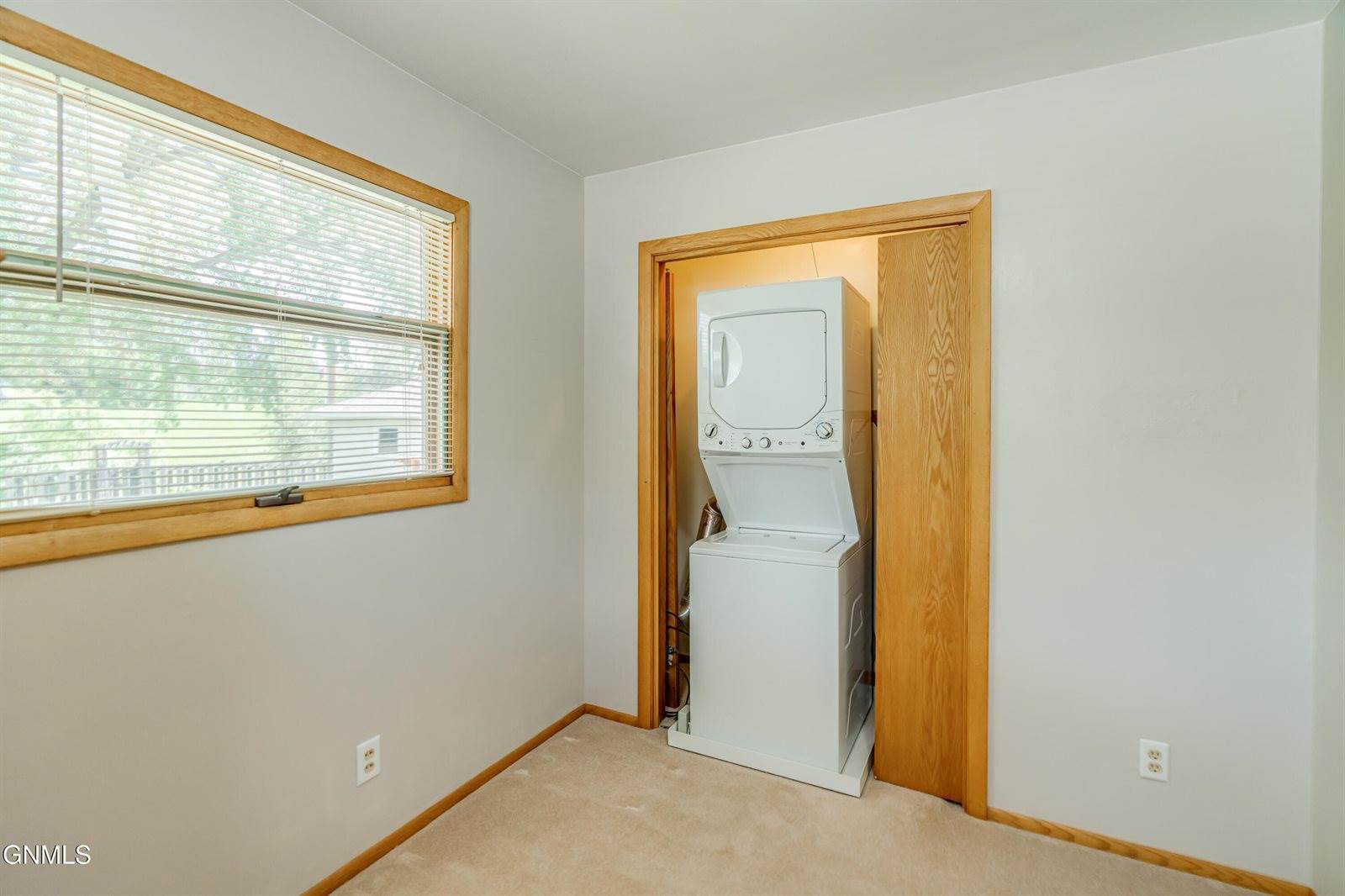 1713 Marian Drive, Bismarck, ND 58501