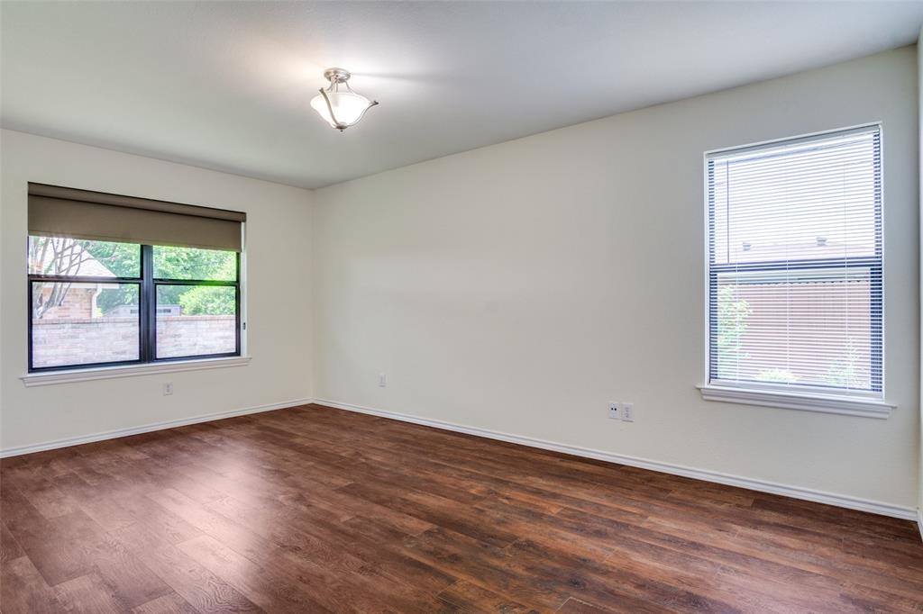 1112 Forest Creek Street, Benbrook, TX 76126